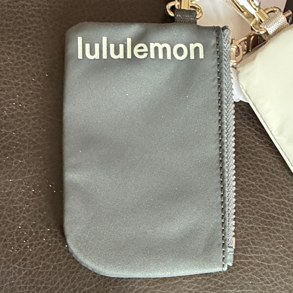 lululemon athletica Green and Cream Wallet Set - Picture 2 of 4